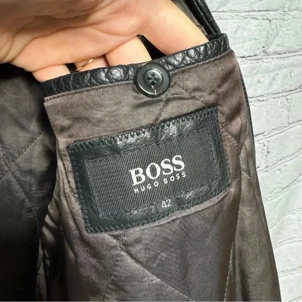 Vintage Hugo Boss Men’s Black Leather Jacket size 42